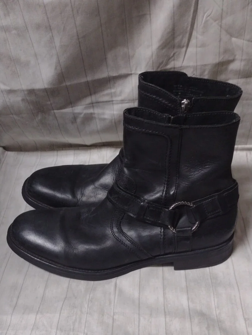 GBX Men's Black Leather Zip-Up Ankle Boots (J1149)